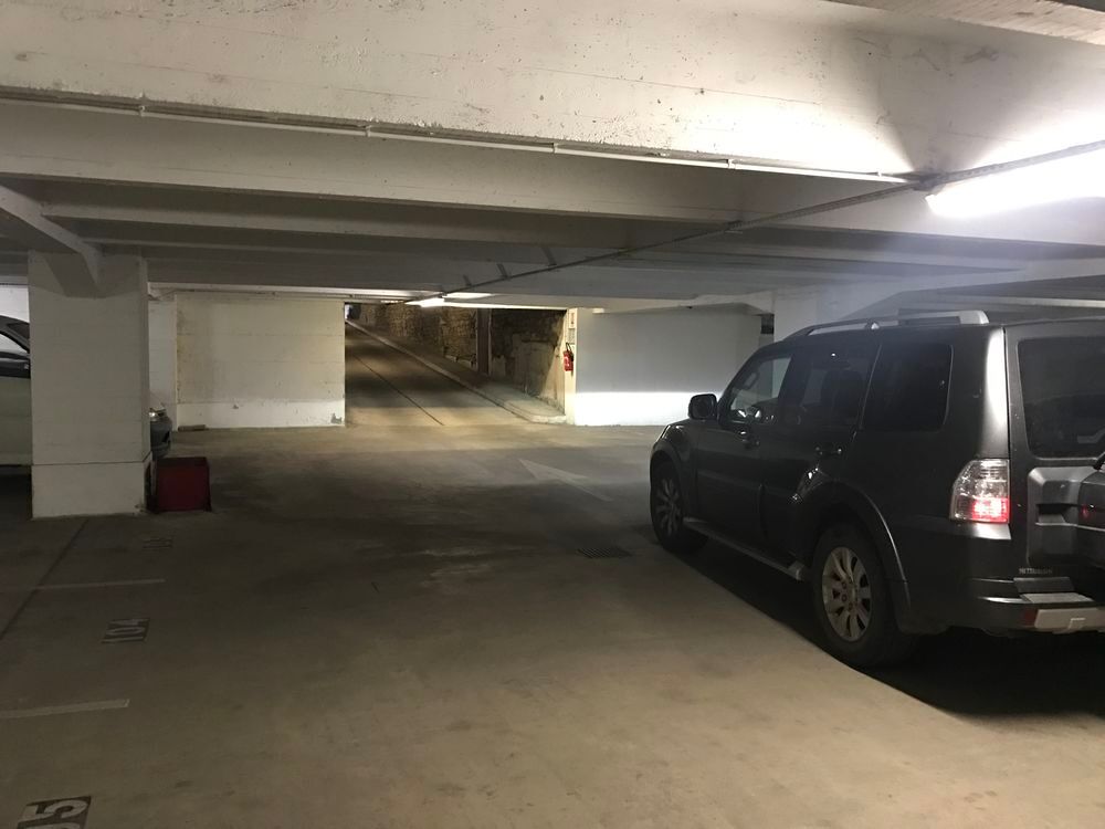 Location Parking/Garage PLACE DE PARKING EN SOUS SOL DIJON Dijon