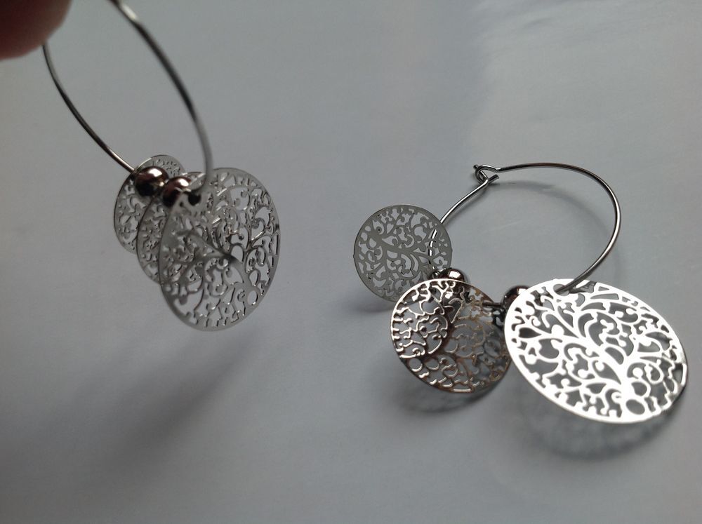 BOUCLES OREILLES ARGENT&Eacute; ARABESQUE 3 TAiL Envoi Possible
Bijoux et montres