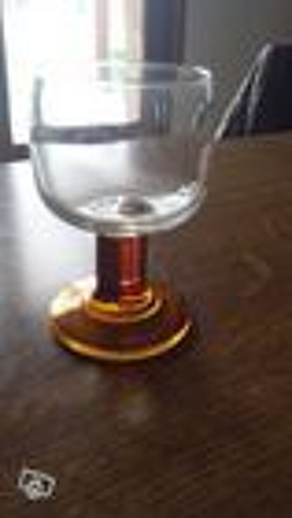 6 verres &agrave; pieds colorie marron - pas un coup Décoration