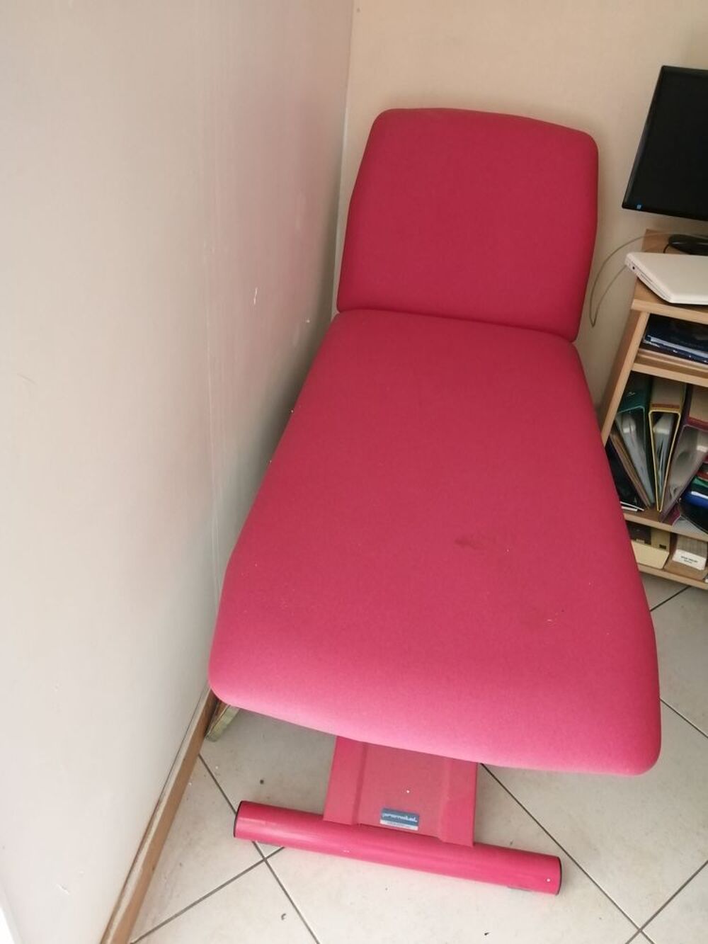 Table de massage ou d'examen Meubles