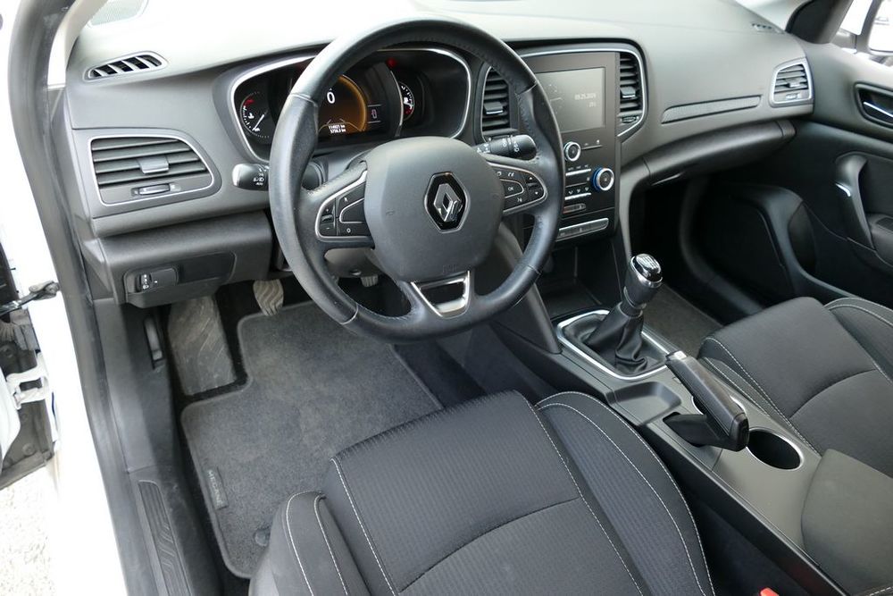 Megane IV M&eacute;gane IV Berline dCi 110 Energy eco2 Business 2017 occasion 13600 La Ciotat