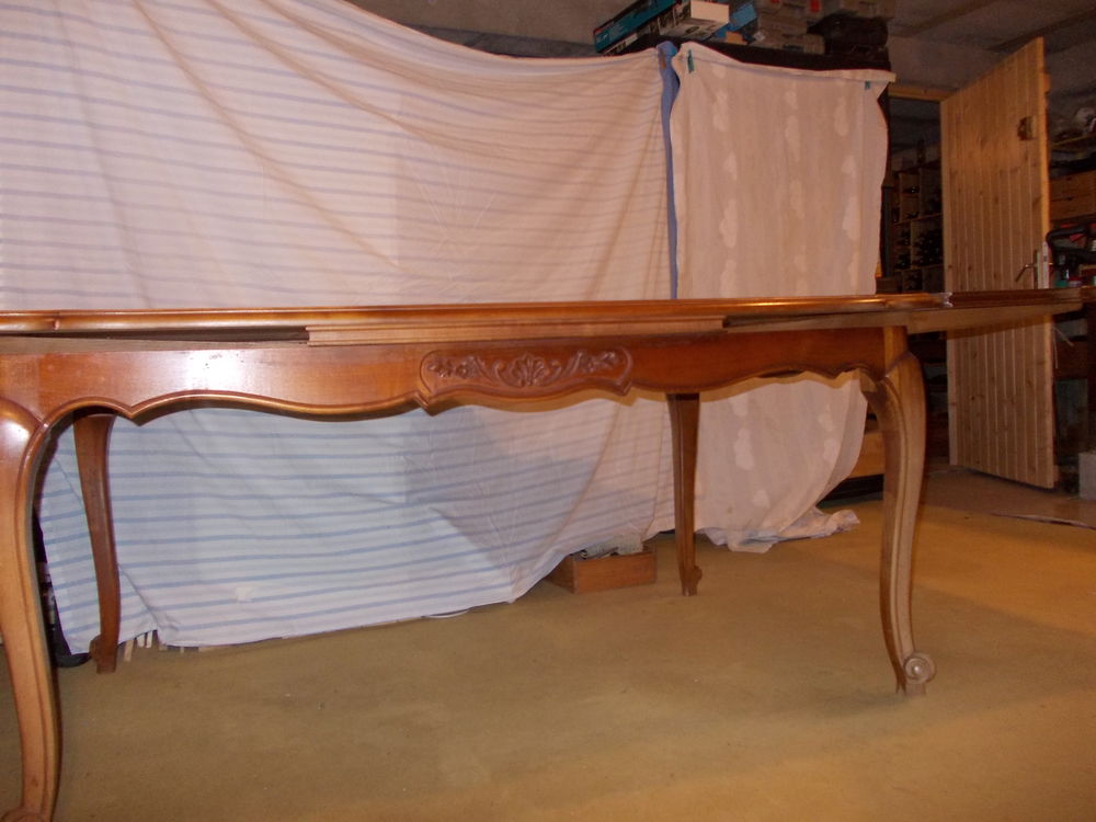 Table et chaises de salle &agrave; manger Meubles