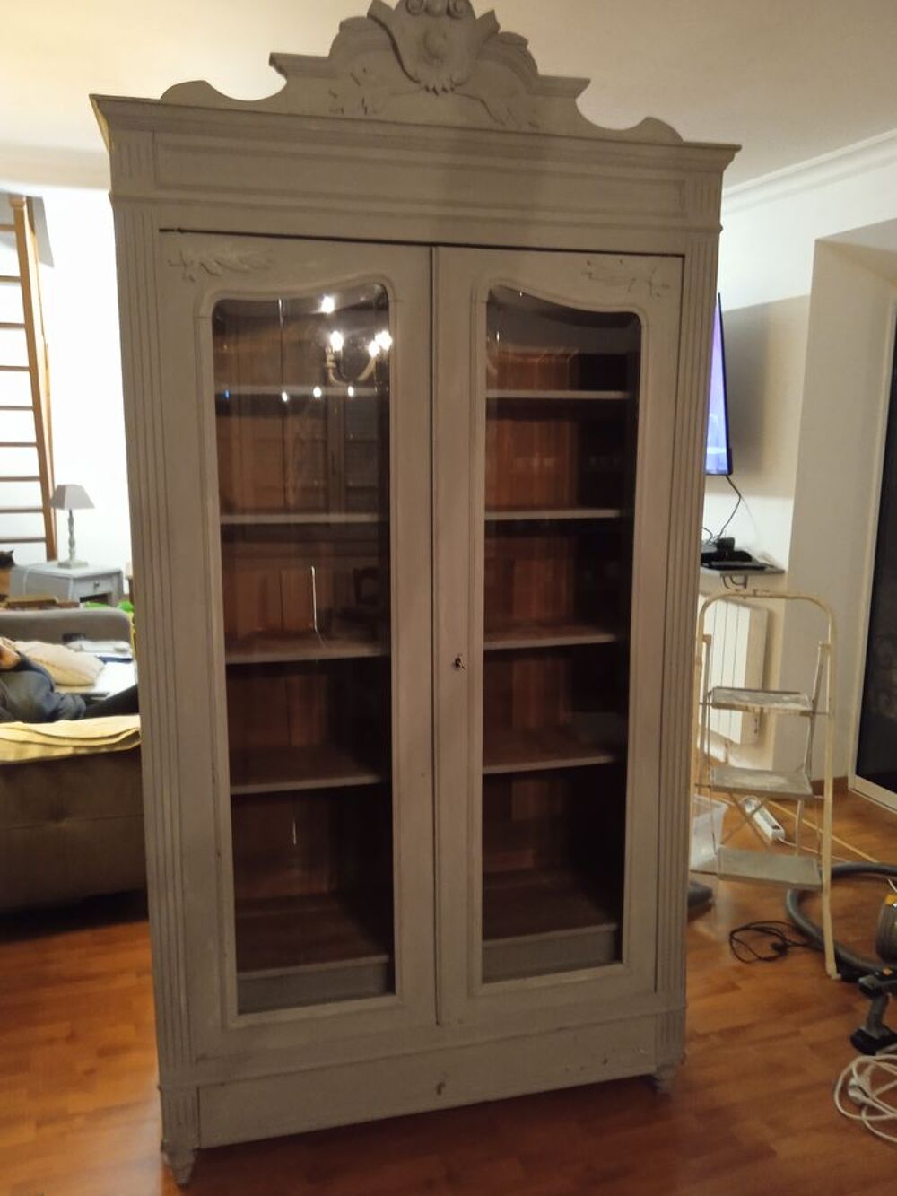 armoire et table Meubles