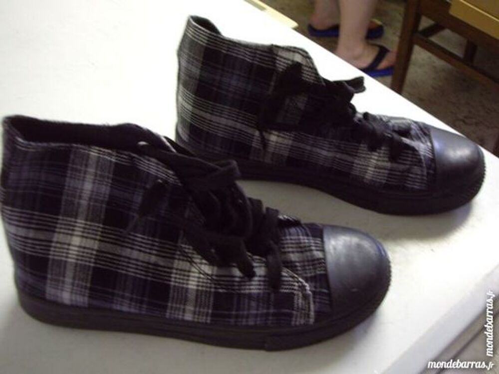 Baskets hautes noir &agrave; carreaux neuves pt 40 Chaussures