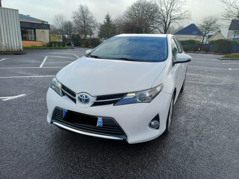 Toyota Auris Hybride 136h Dynamic 15 2014 occasion La Chapelle-Launay 44260
