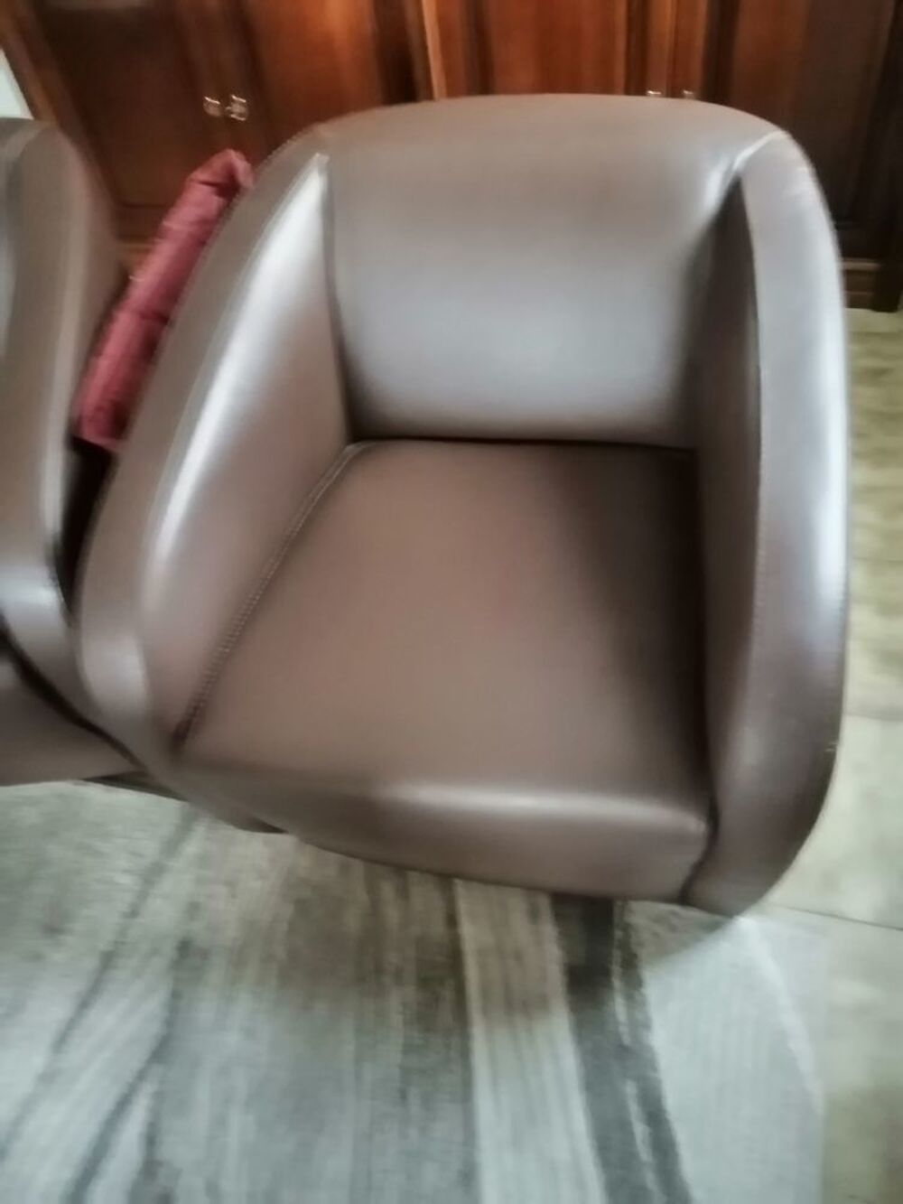 2 FAUTEUILS en CUIR Meubles