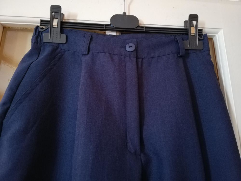 Pantalon femme, marine, &agrave; pinces. Vêtements