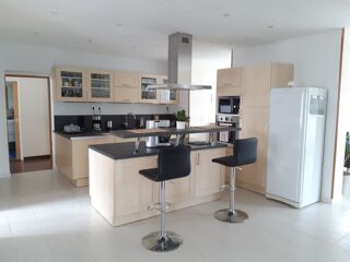  Maison  vendre 8 pices 185 m