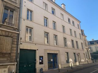  Appartement à louer 4 pièces 97 m²