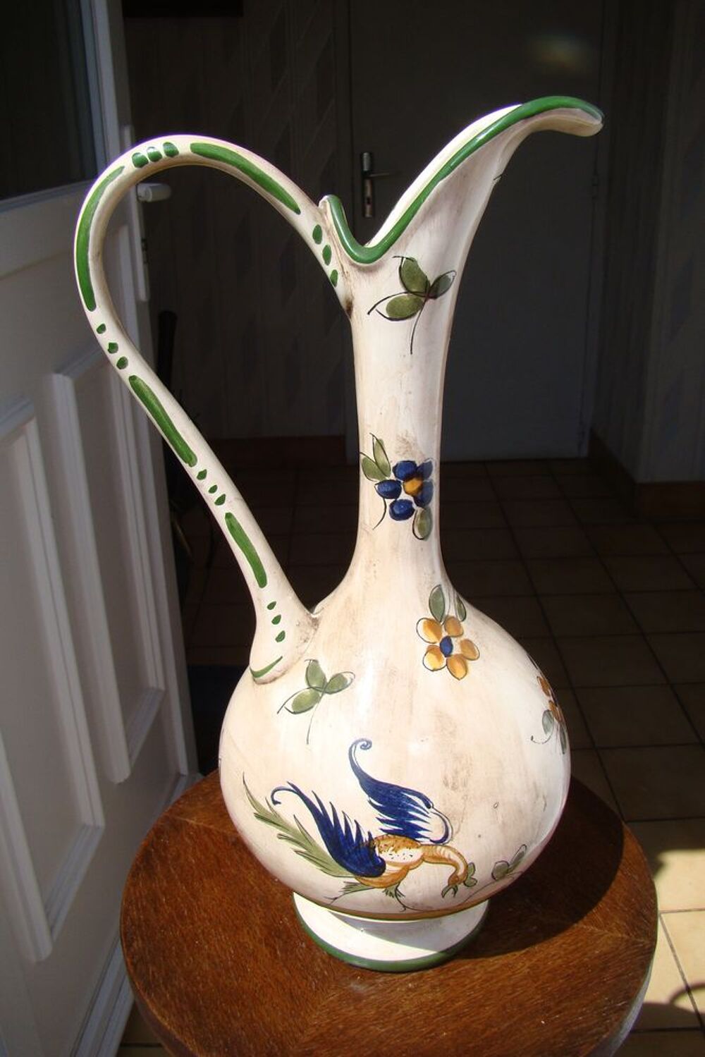 Aigui&egrave;re en fa&iuml;ence de Capodimonte Décoration