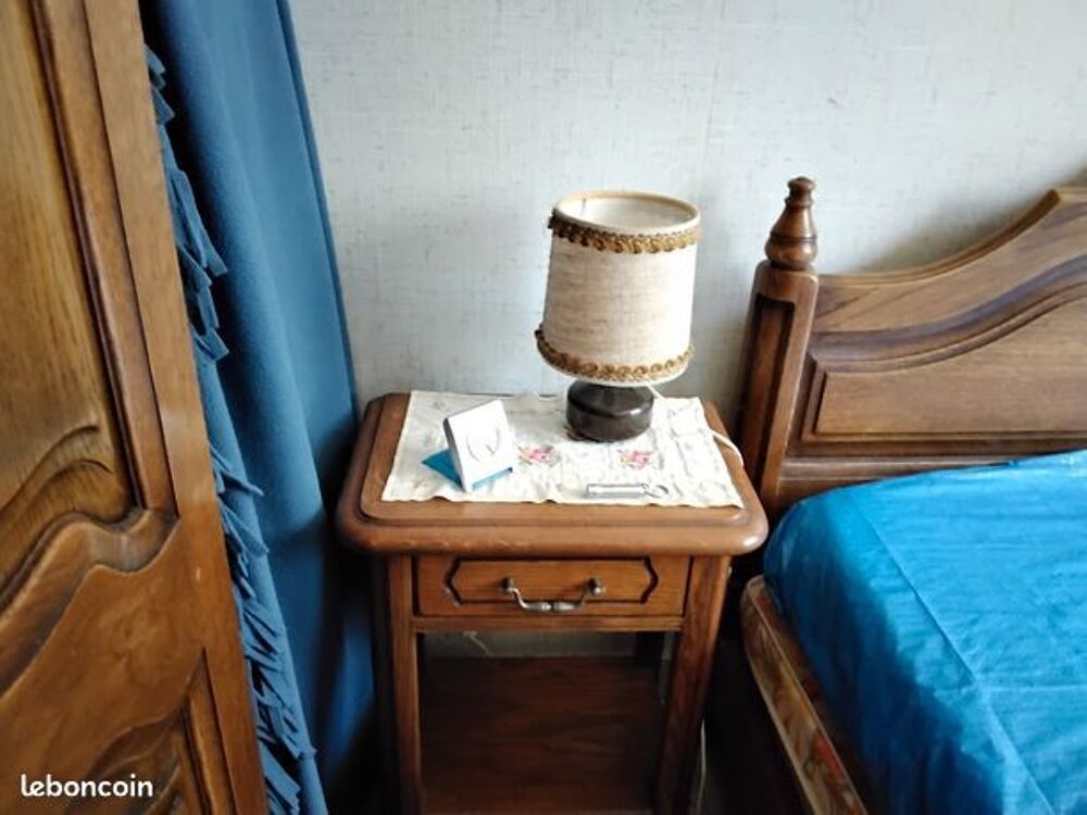 Chambre &agrave; coucher : lit 2 pers + armoire + 2 chevets Meubles