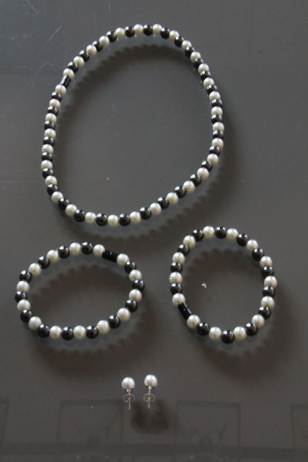 Collier+bracelet+boucles d'oreille imitation perle Bijoux et montres