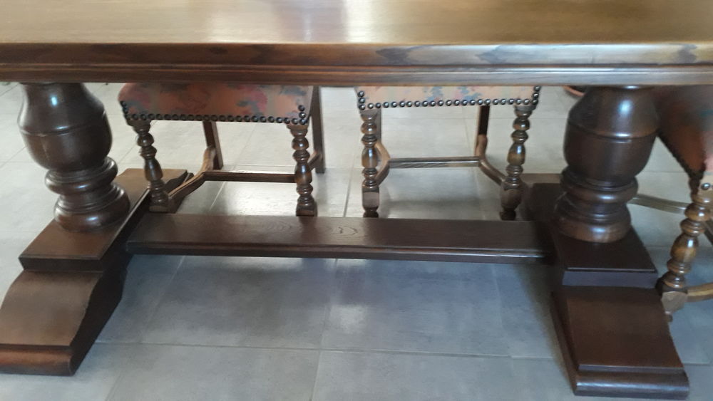 TABLE EN CHENE MASSIF Meubles