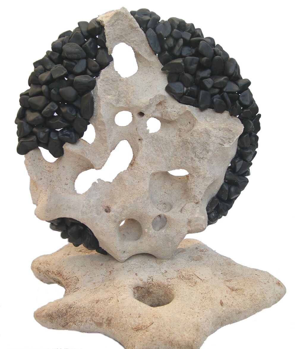 Sculpture en galets de marbre noir Dcoration
