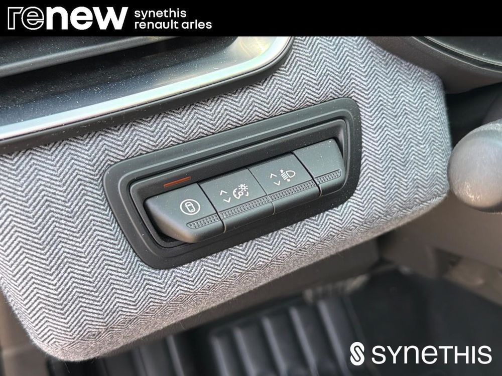 Clio V Clio E-Tech full hybrid 145 ch GSR2 Techno 2025 occasion 13200 Arles