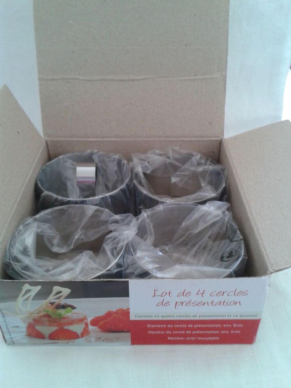 4 cercles de pr&eacute;sentation neuf avec poussoir Cuisine