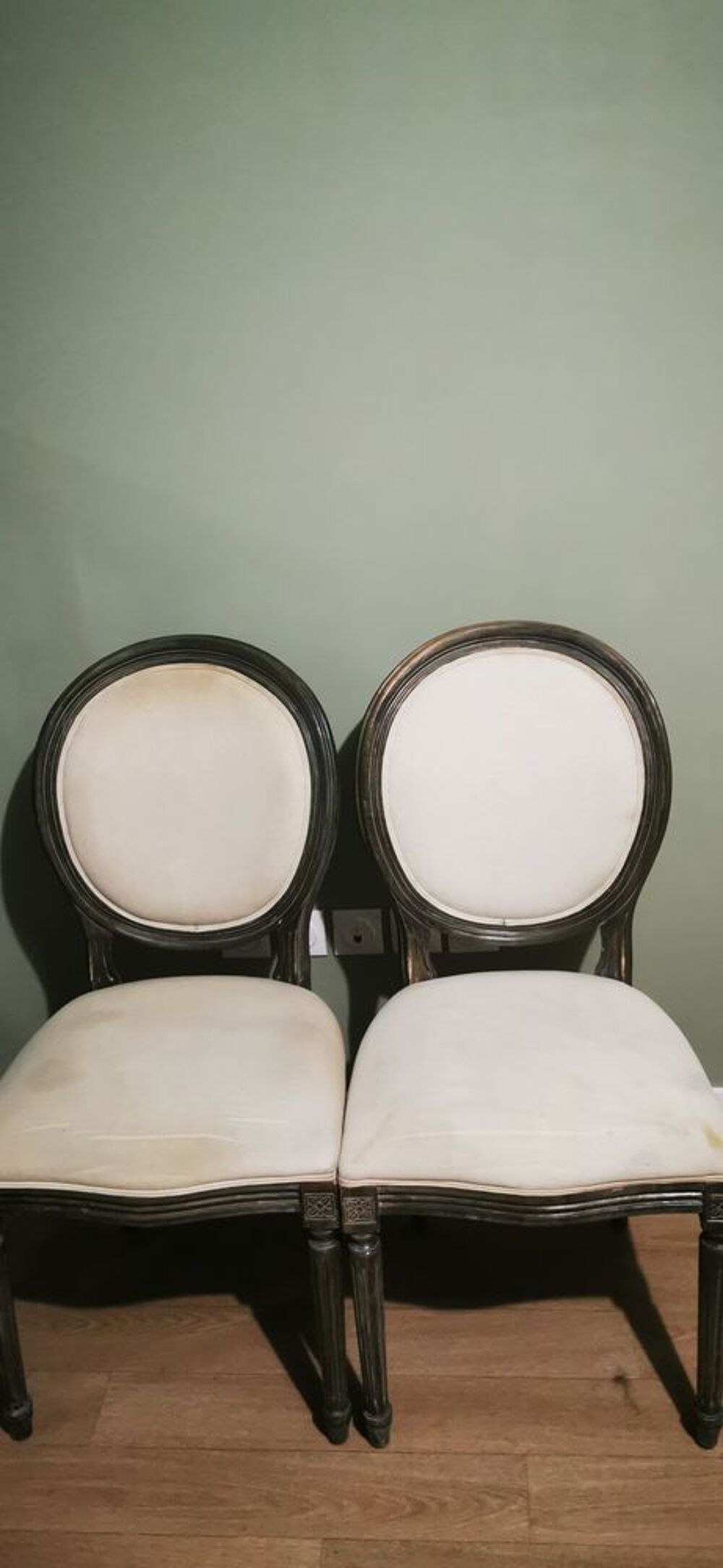 Chaise m&eacute;daillon Meubles