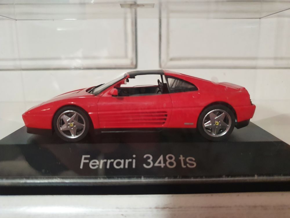 MINIATURE FERRARI 1/43 Jeux / jouets