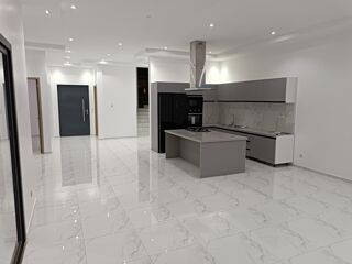  Villa à vendre 4 pièces 240 m² Ngeringue