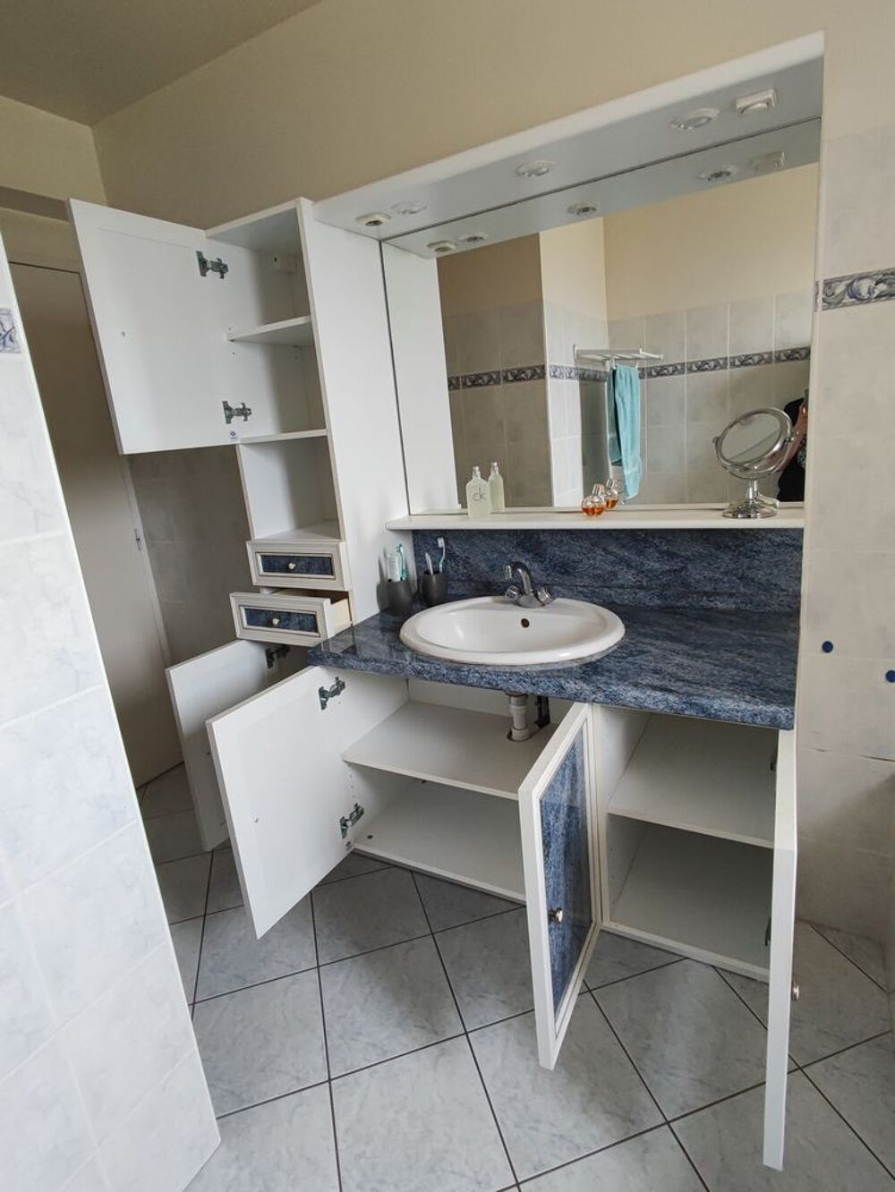 Meubles de salle de bain et/ou baignoire Meubles