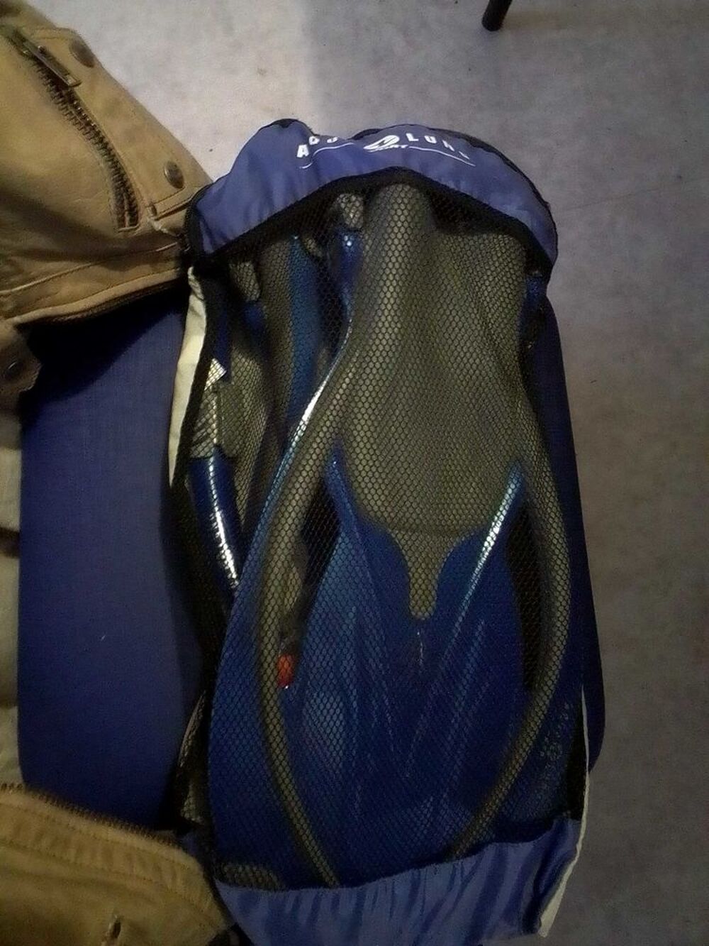 affaire de plong&eacute;e compler. Jeux / jouets