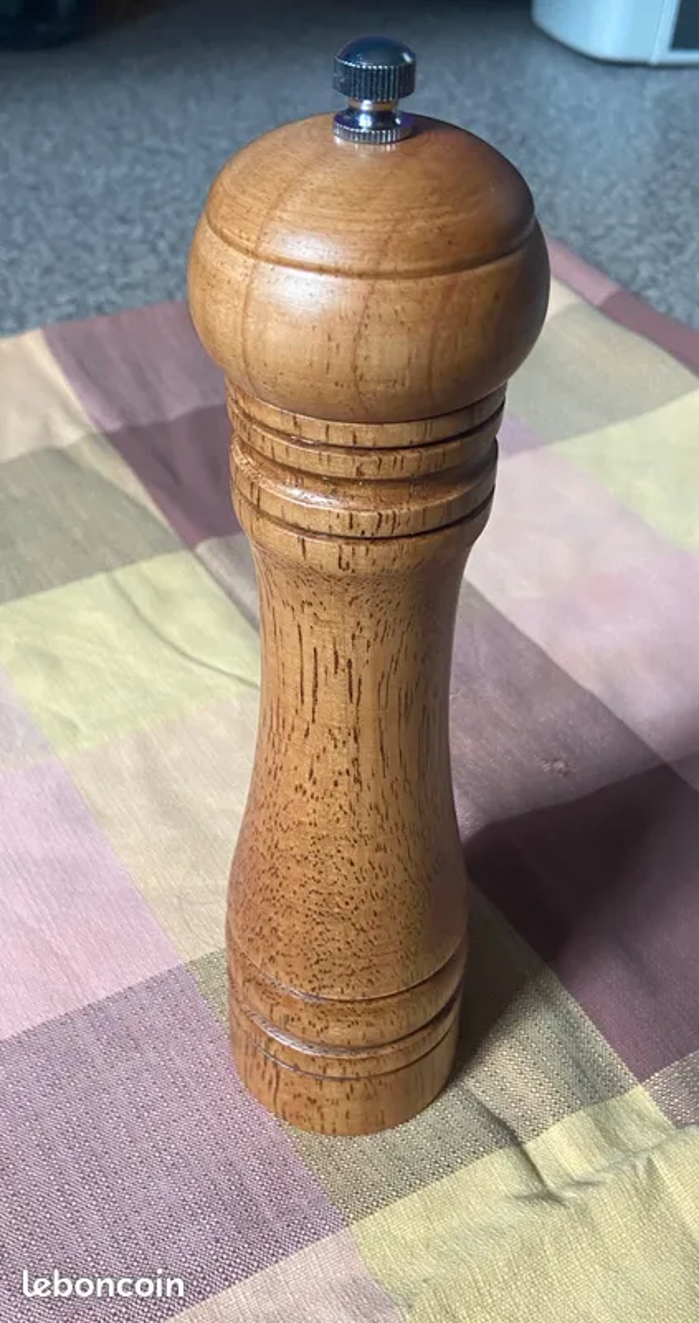 Moulin &agrave; Poivre en Bois Neuf
Cuisine