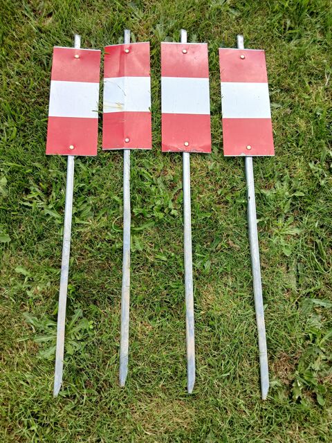 4 piquets de chantier 8 Quinssaines (03)