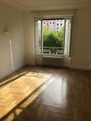  Appartement à louer 5 pièces 130 m²