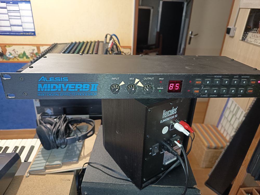 Midiverb2 Alesis Instruments de musique