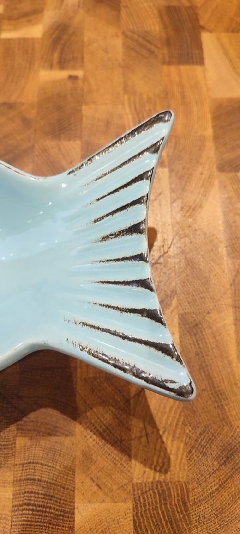 Plat creux c&eacute;ramique forme poisson 