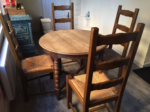 TABLE RONDE ET CHAISES BOIS 150 Belfort (90)