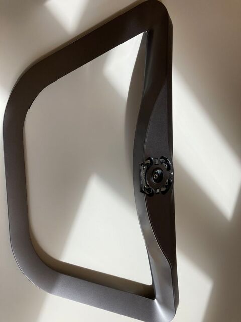 Support pied de t�l� LG pivotant 110 Metz (57)