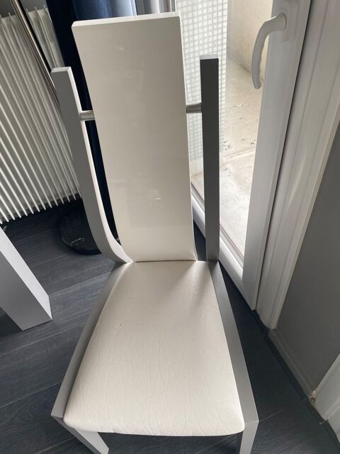 6 chaises salle �    manger 80 Tours (37)