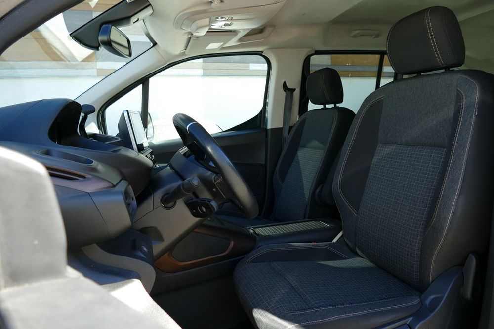 Rifter PEUGEOT RIFTER LONG BLUEHDI 130 S&S GT 5 PLACES BVM6 2022 occasion 13600 La Ciotat