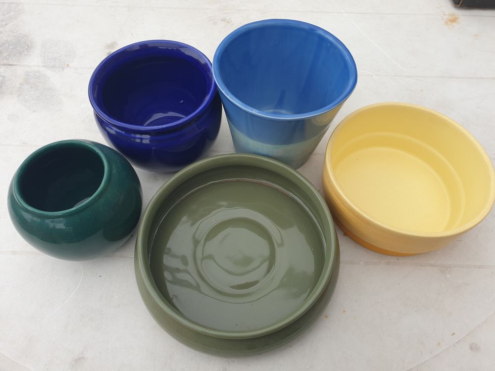 Cache-pots, soucoupes, etc. Pour usages multiples? Jardin