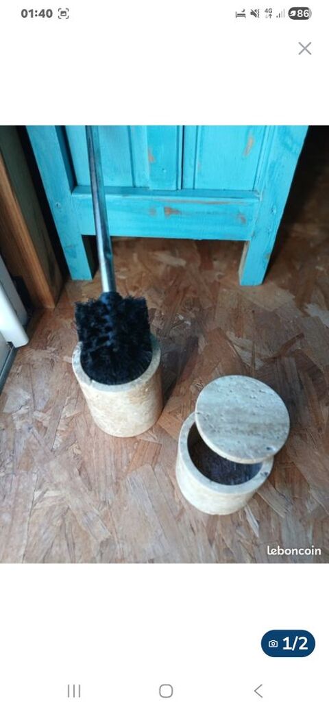 Pot et brosse WC marbre 20 Saint-Joseph (97)