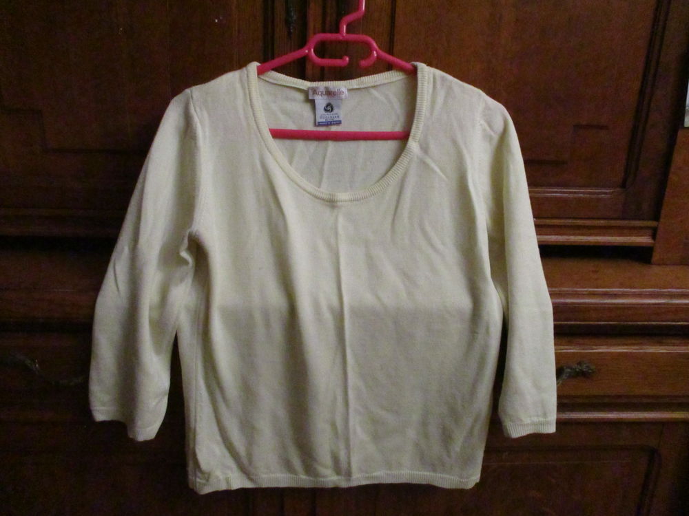 pull jaune clair et gilet noir et autres articles bon &eacute;tat Vêtements