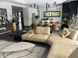  Villa � vendre 8 pi�ces 300 m�