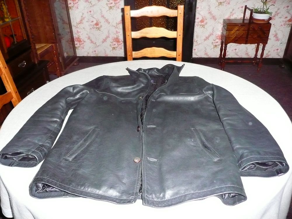 2 vestes en cuir Vêtements