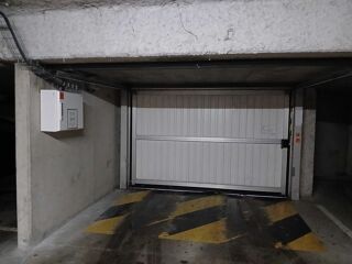  Parking / Garage à louer 12 m²