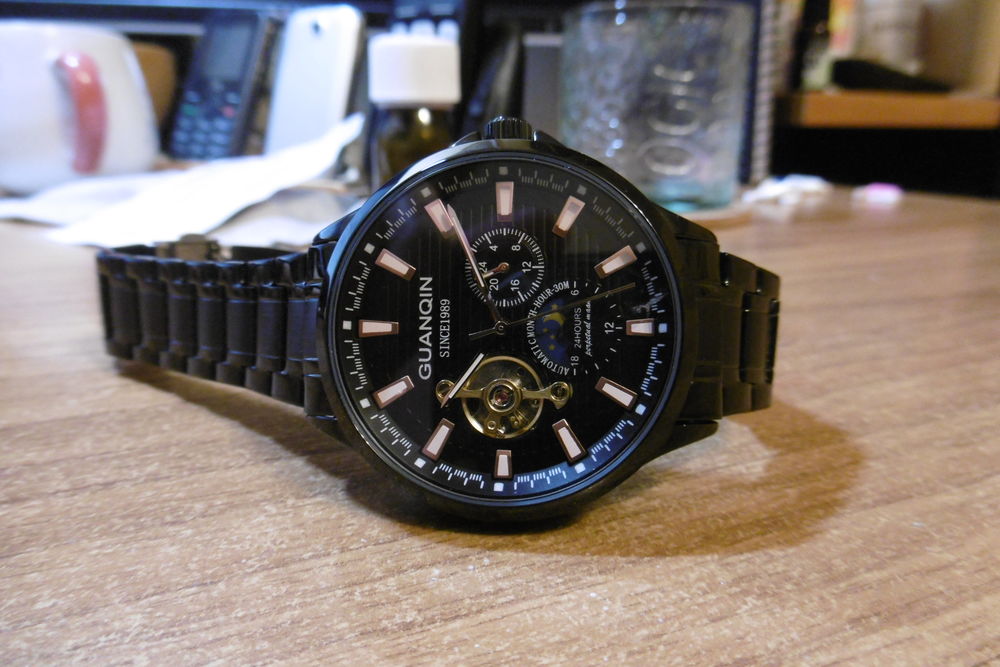 Montre Guanqin NEUVE jamais port&eacute;e Bijoux et montres