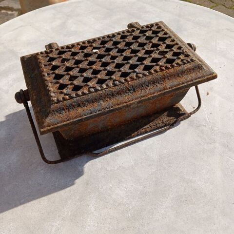 chaufferette en fonte CHA1823 23 Vendeuvre-du-Poitou (86)