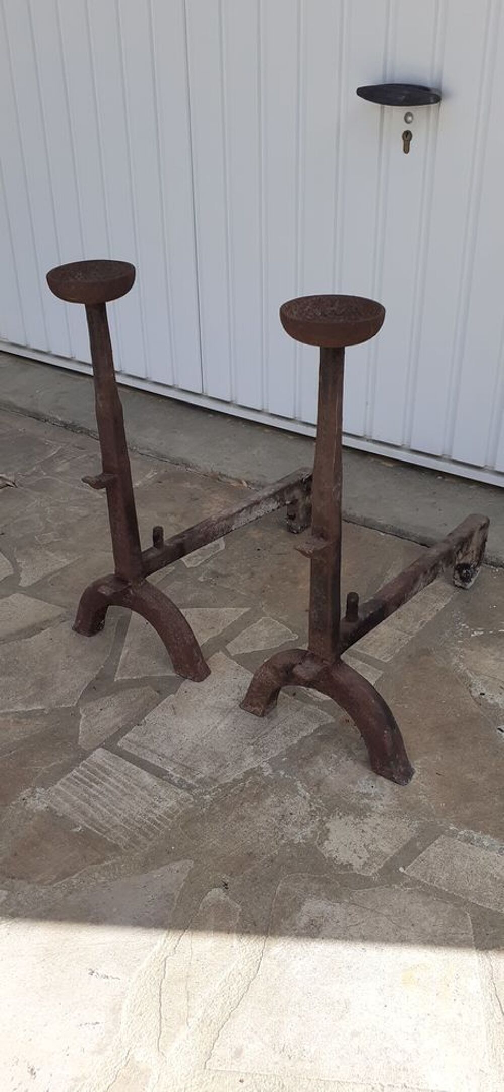 chenets anciens en fer forg&eacute; Décoration