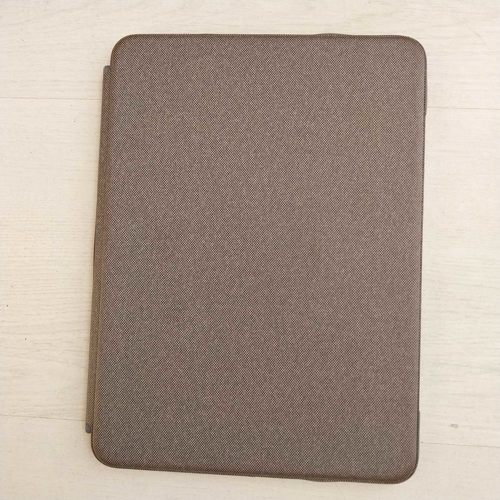 Ipad Pro 11 Pouces 128 GB 4&egrave;me g&eacute;n&eacute;ration + stylet pencil Apple + coque, clavier et &eacute;tui Téléphones et tablettes