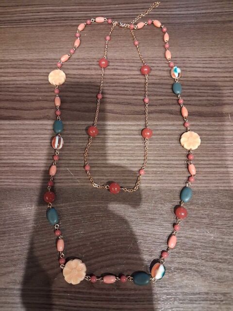 collier fantaisie Hyères (83)
