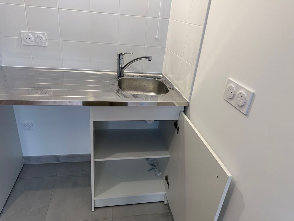 Kitchenette NEUVE Jamais utilis&eacute;e Cuisine