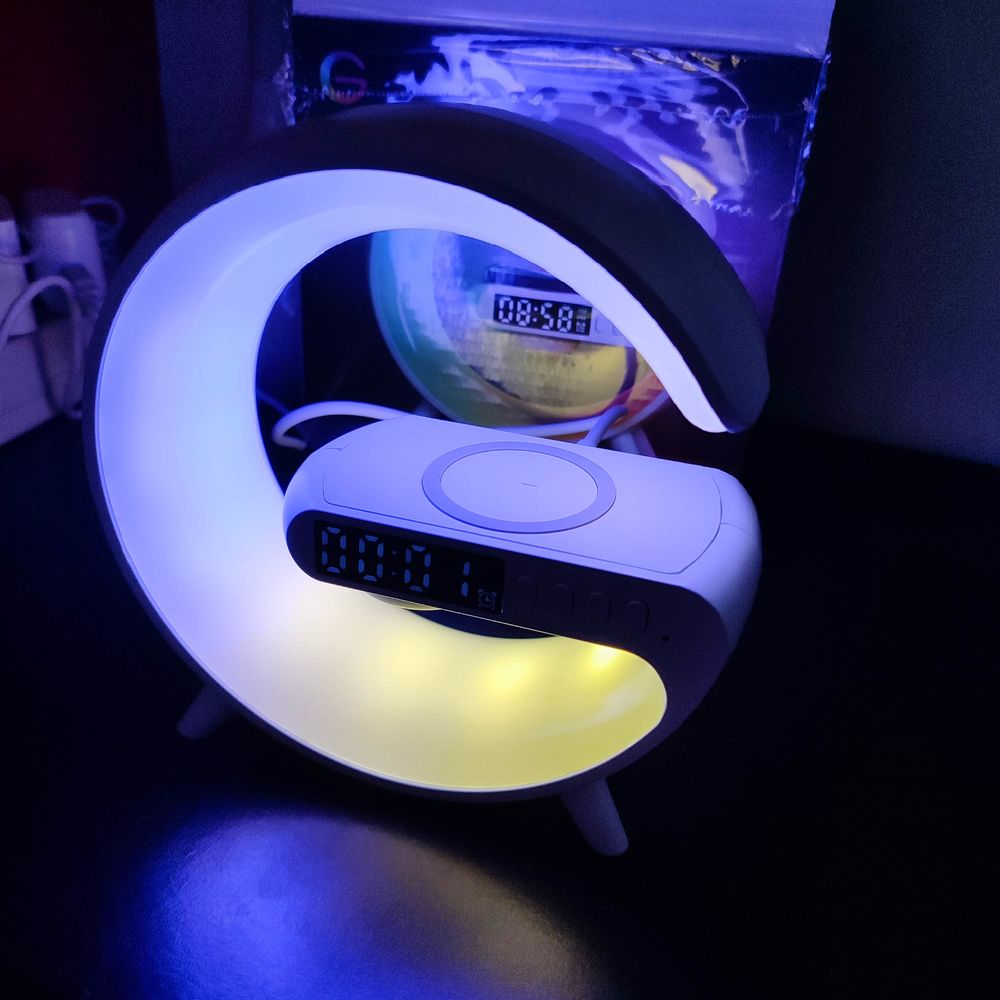 Lampe r&eacute;veil multicolore station de charge enceinte Audio et hifi