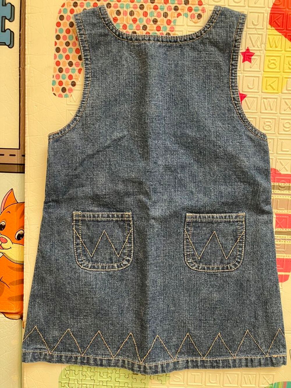 robe en jean Obaibi taille 18 mois. Vêtements enfants