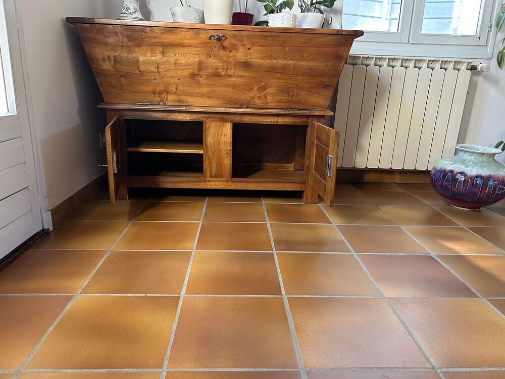 P&eacute;trin en noyer Meubles