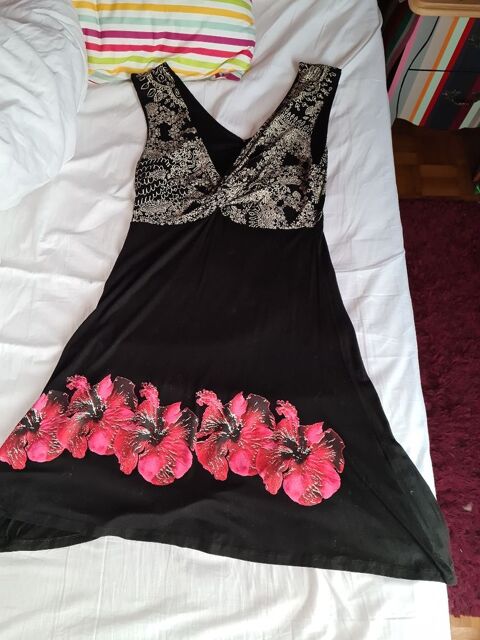 Tr�s belle robe Desigual Taille XL.  Port� 1 saison. 20 Oullins (69)